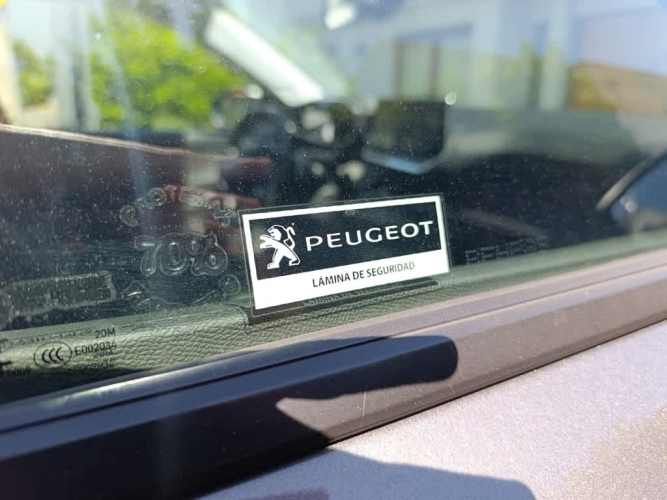 PEUGEOT 2008 2021