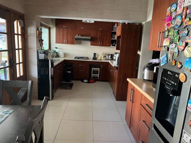 Fantástica Casa En Venta Con Dpto Interior