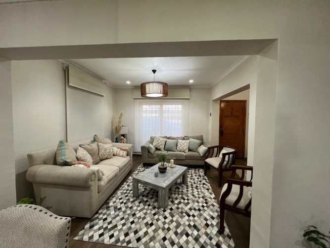 Fantástica Casa En Venta Con Dpto Interior