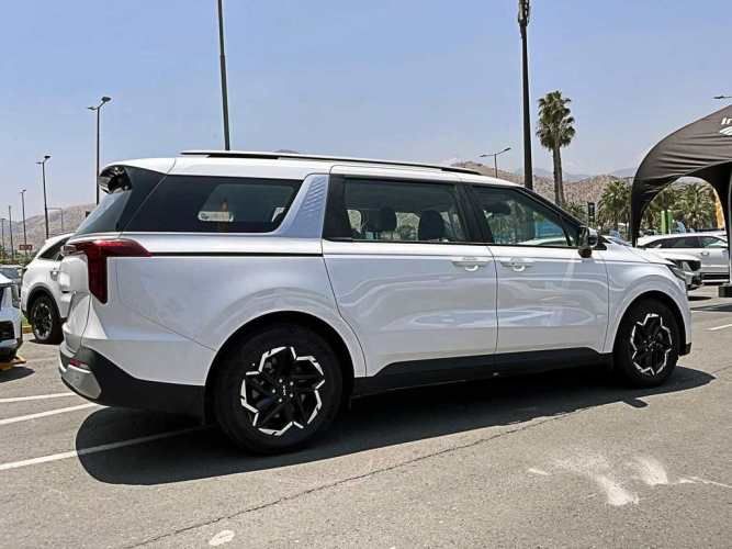 KIA CARNIVAL 2025