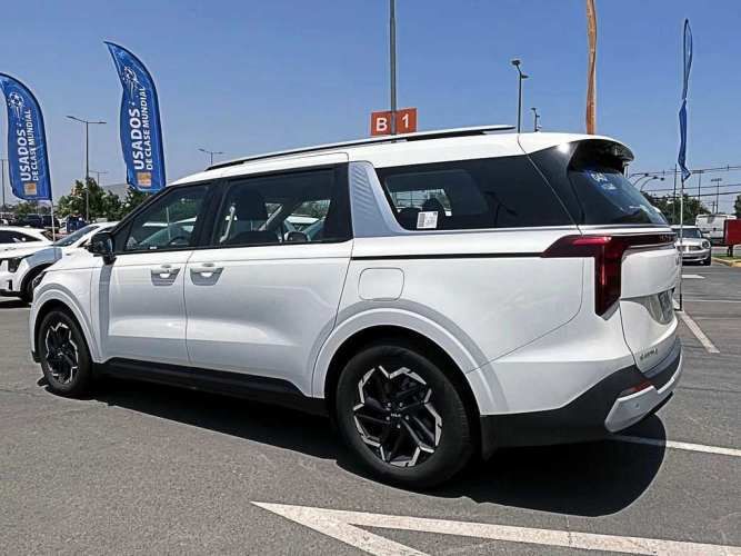KIA CARNIVAL 2025