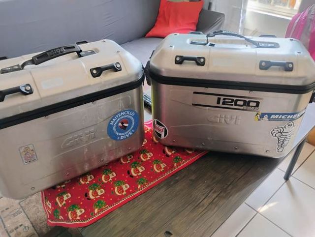 maletas laterales moto