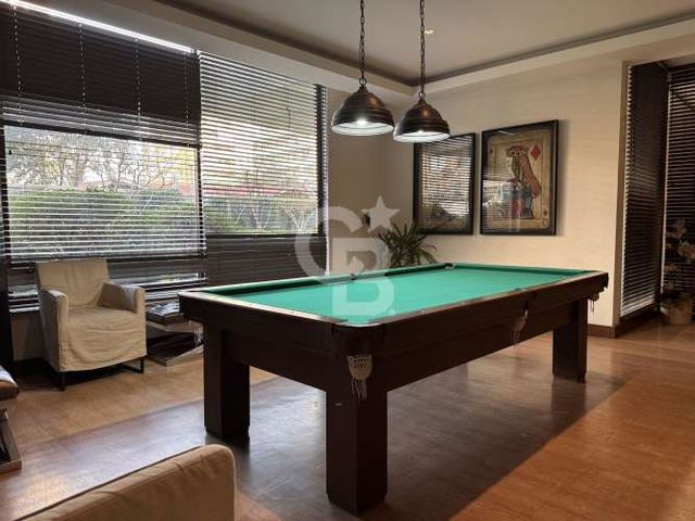 Amplio y Elegante Departamento en Las Condes