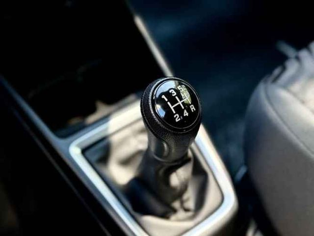 SUZUKI SWIFT 1.2 GL AC - 2024 | 3485