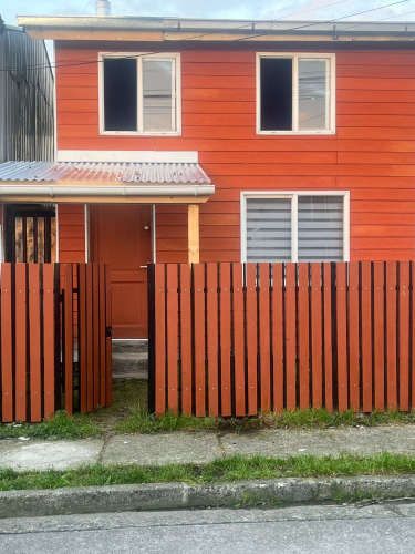 SE VENDE CASA EN ALERCE SUR - EXCELENTE UBICACION