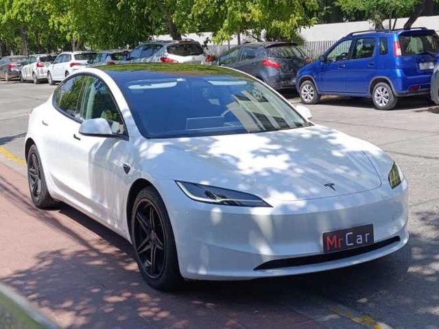 TESLA MODEL 3 2025