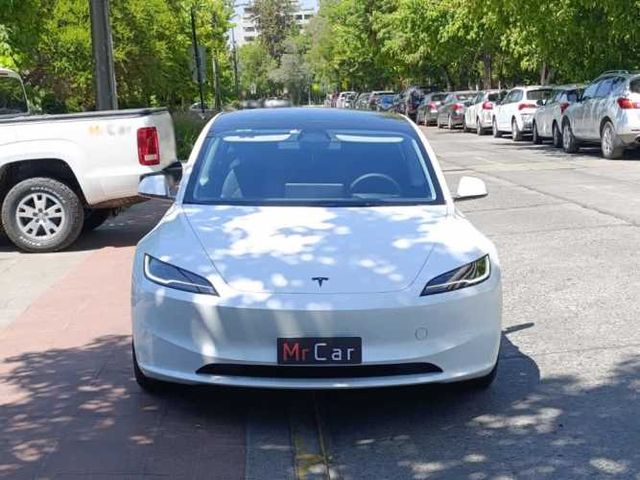 TESLA MODEL 3 2025