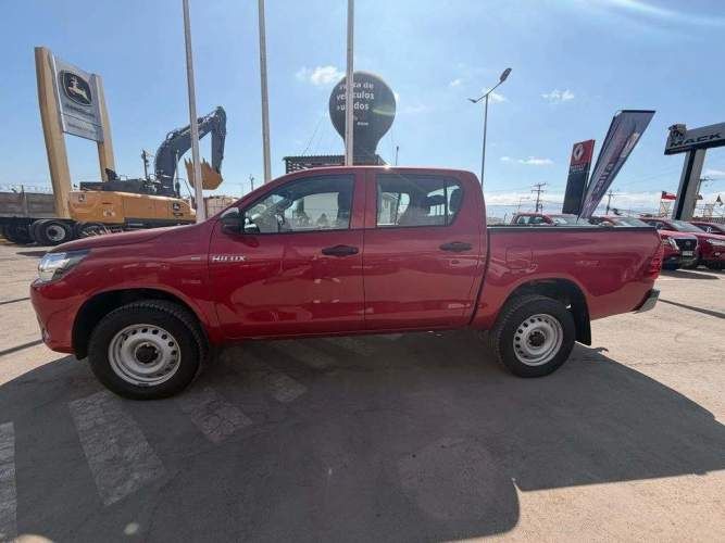 TOYOTA HILUX 2022