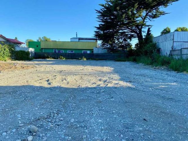 Terreno Amplio con Potencial de Inversión (134131)