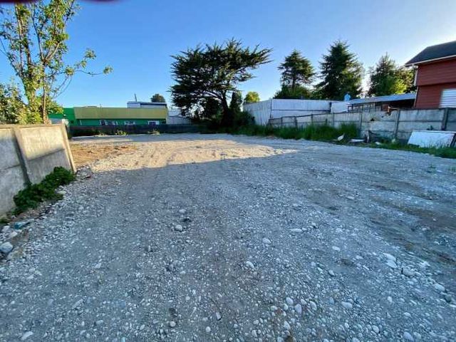 Terreno Amplio con Potencial de Inversión (134131)