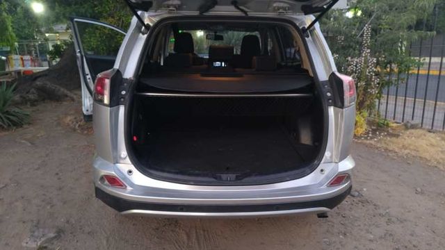 VENDO: TOYOTA RAV 4 WD