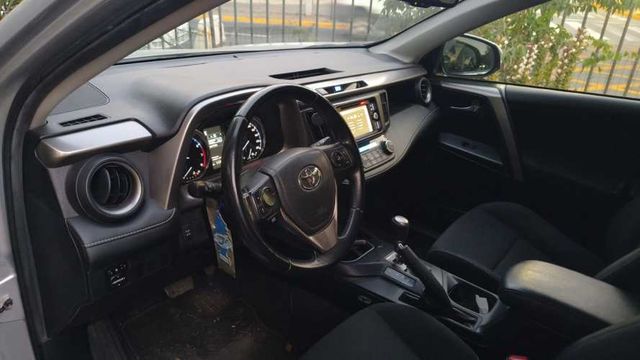 VENDO: TOYOTA RAV 4 WD