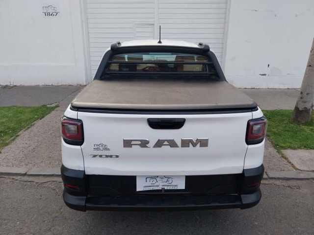 RAM 700 SLT DOBLE CABINA 2022