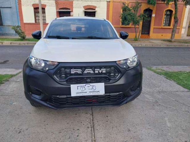 RAM 700 SLT DOBLE CABINA 2022