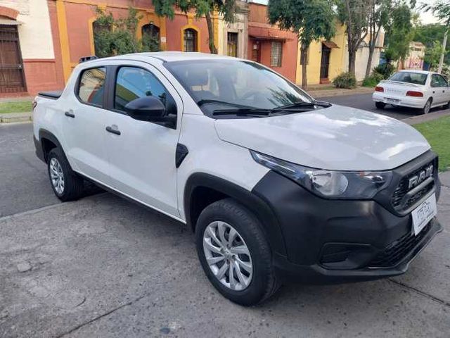 RAM 700 SLT DOBLE CABINA 2022