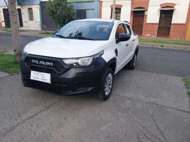 RAM 700 SLT DOBLE CABINA 2022