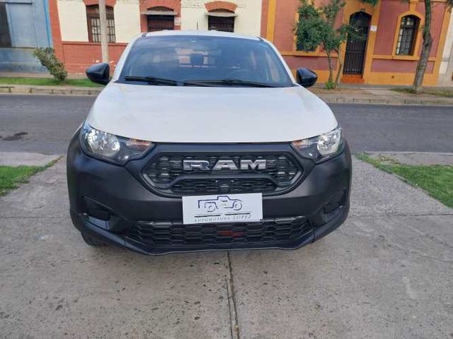 RAM 700 SLT DOBLE CABINA 2022