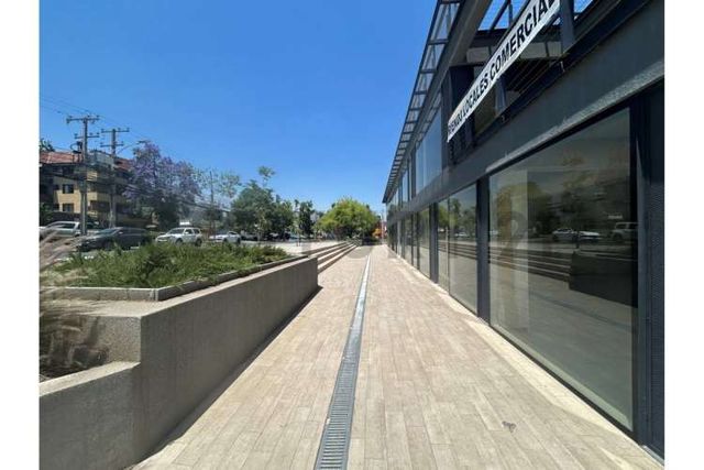 ARRIENDO LOCAL COMERCIAL STRIP CENTER VITACURA