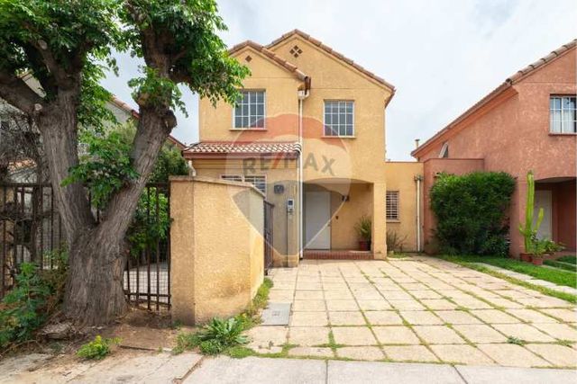 ¡casa en huechuraba con espacio y estilo!