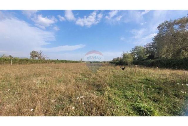 Se vende parcela  en linares