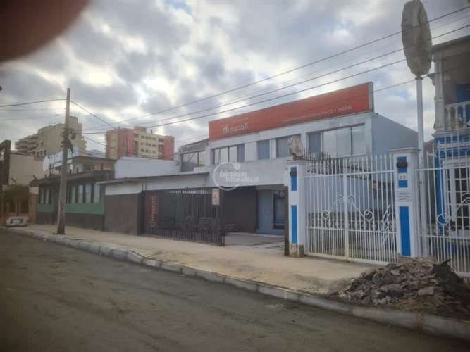 LOCAL COMERCIAL Av Ejercito 38 ARRIENDO $ 3.500.000