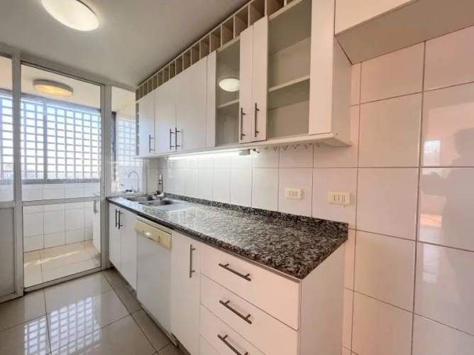 DEPTO 3D/2B EN LAS CONDES CON 3 ESTACIONAMIENTOS