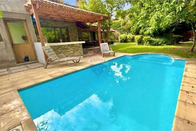 Linda casa familiar 5 dorm,  condominio