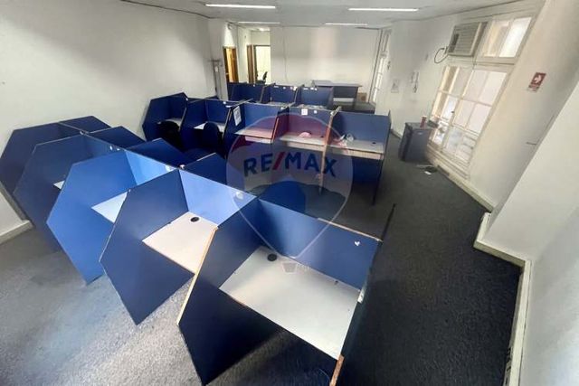 Amplia oficina amoblada (call center)