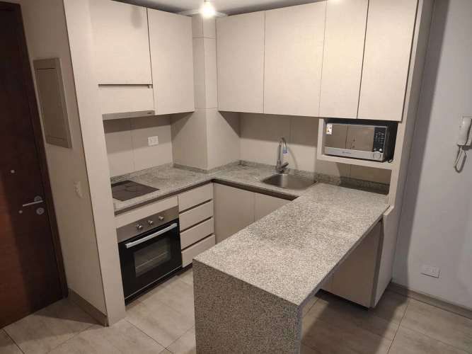 SECTOR TRANQUILO Y AGRADABLE,  A 4 CUADRAS METRO