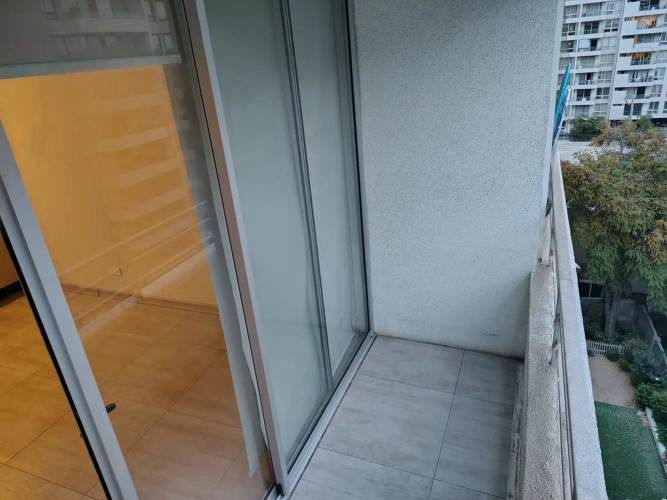 SECTOR TRANQUILO Y AGRADABLE,  A 4 CUADRAS METRO