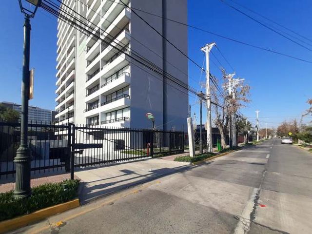 Departamento En La Cisterna Con Estacionamiento Y Bodega