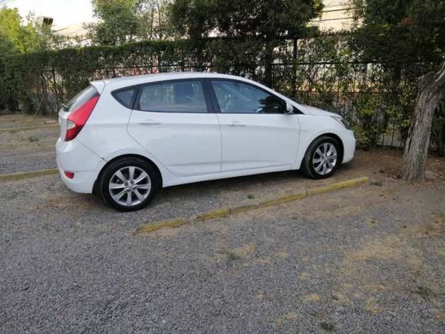 Vendo Hyundai Accent HB  km