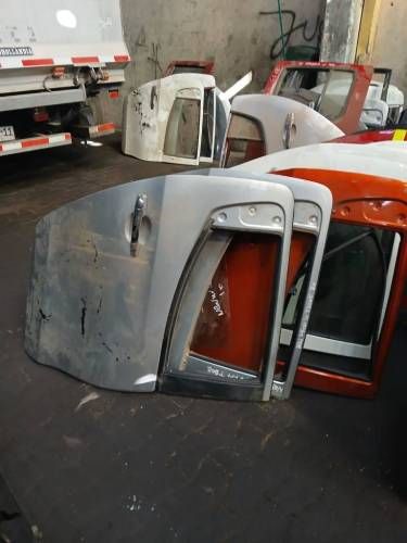 Puerta trasera mitsubishi l200 año2014