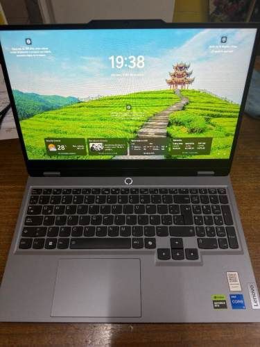 Notebook lenovo LOQ 15IAX9 (83GS000QCL/16GB RAM)