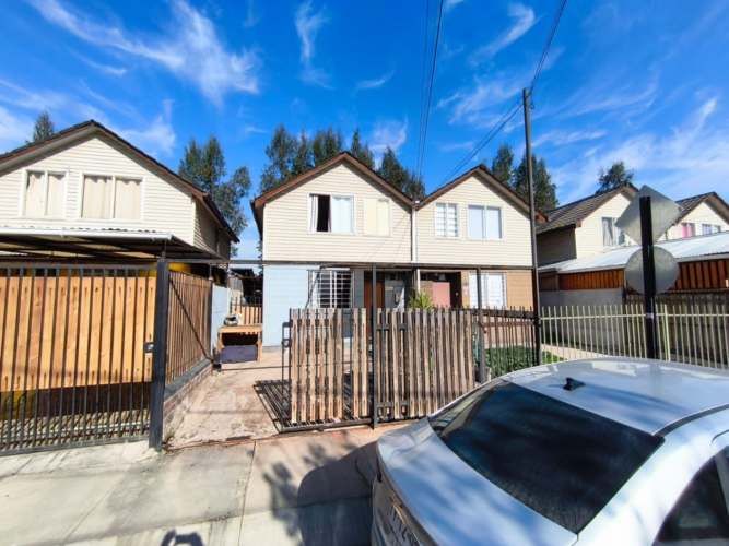 Casa en venta c/ estacionamiento en El Trébol