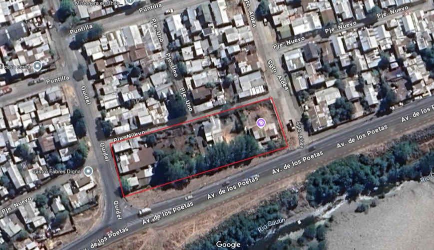 Vende Terreno 2.736 mts² con 4 casas y 4 Deptos. sector Santa Rosa