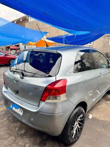 Toyota Yaris Sport 2010 3P, A/C, económico