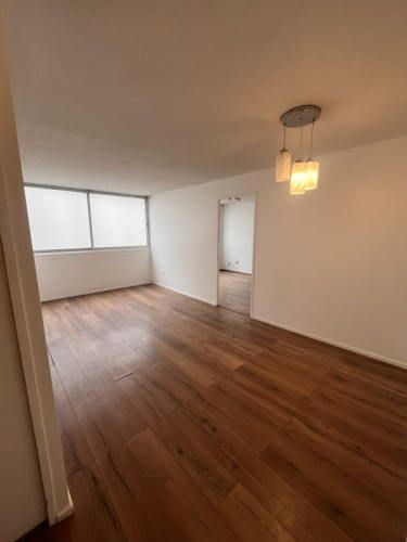 EDIFICIO TRANQUILO A PASOS DE METRO SANTA LUCIA