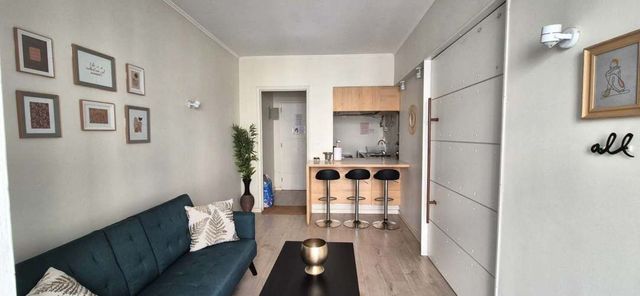 A un paso del metro U de Chile (134257)