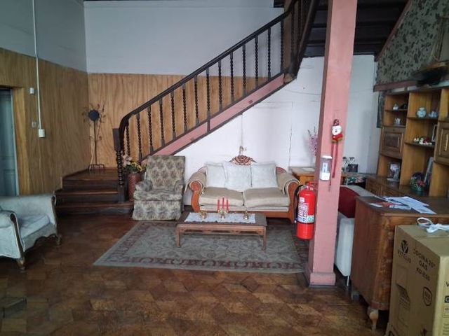 ARRIENDO DE EXCELENTES PIEZAS AMUEBLADAS.