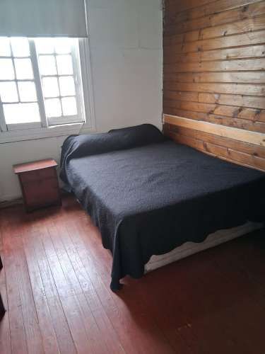 ARRIENDO DE EXCELENTES PIEZAS AMUEBLADAS.