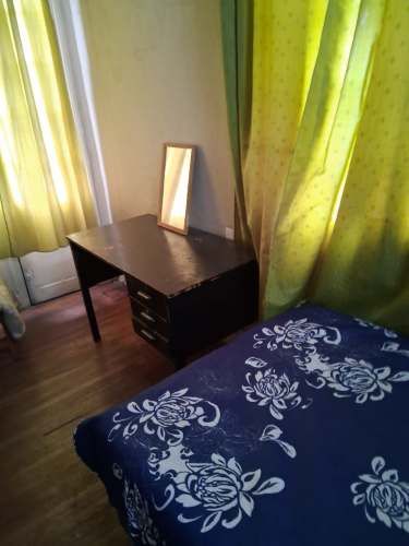 ARRIENDO DE EXCELENTES PIEZAS AMUEBLADAS.