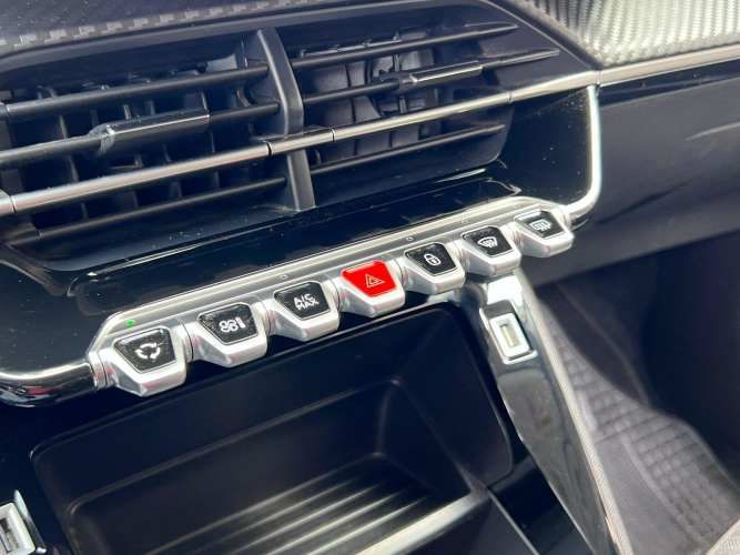 PEUGEOT 208 PURETECH  MT 1.2 2023