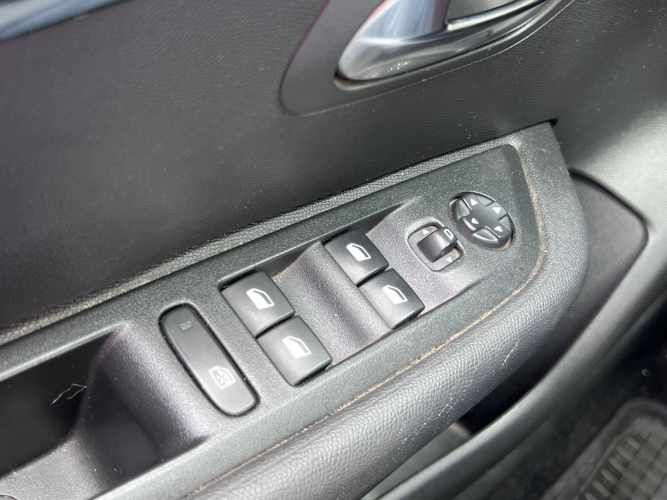 PEUGEOT 208 PURETECH  MT 1.2 2023