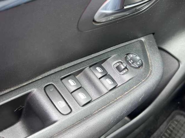 PEUGEOT 208 PURETECH  MT 1.2 2023