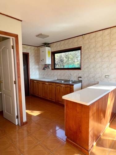 CASA EN SECTOR MOLINO VIEJO 5D/4B C/VISTA LAGO Y VOLCANES