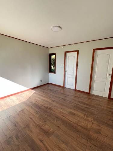 CASA EN SECTOR MOLINO VIEJO 5D/4B C/VISTA LAGO Y VOLCANES