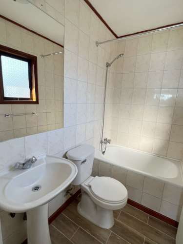 CASA EN SECTOR MOLINO VIEJO 5D/4B C/VISTA LAGO Y VOLCANES