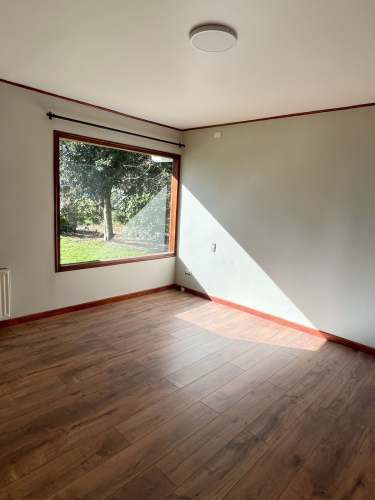 CASA EN SECTOR MOLINO VIEJO 5D/4B C/VISTA LAGO Y VOLCANES