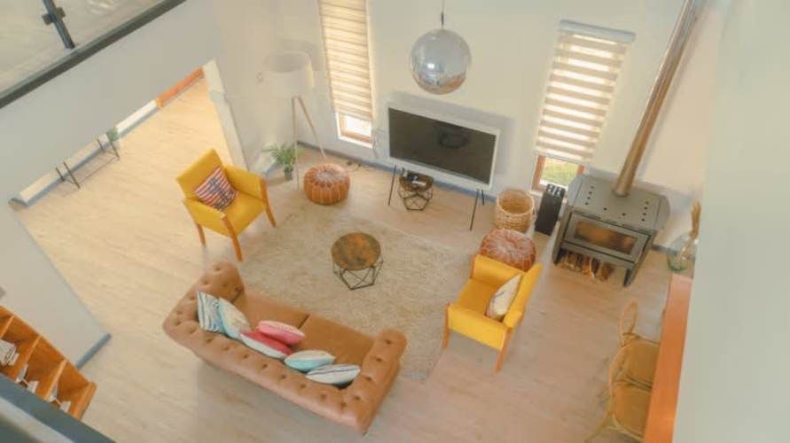 CASA 2 PISOS 4D 4B 3E  CONDOMINIO EN PINGUERAL